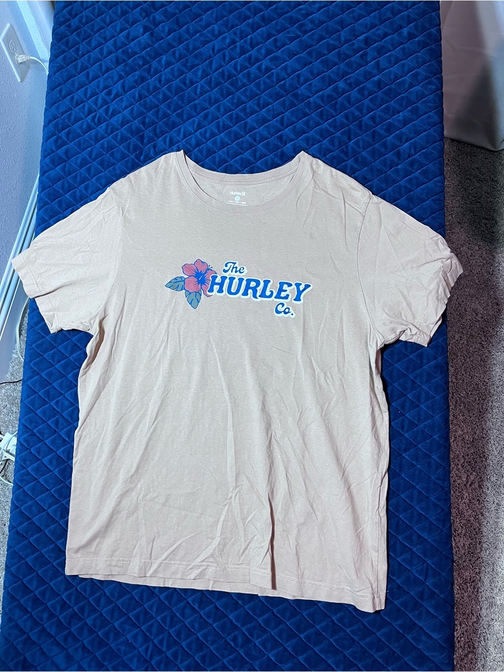 Hurley Cream Tee with Blue Logo and Pink Flower - Casual Tee - Unisex - Size XL